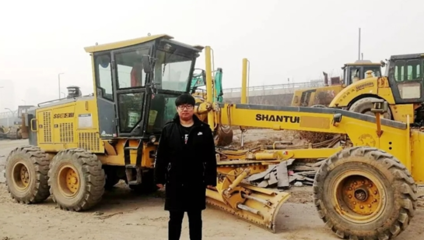 90后租賃老板代言山推平地機 工程機械設(shè)備租賃行業(yè)的新風(fēng)向